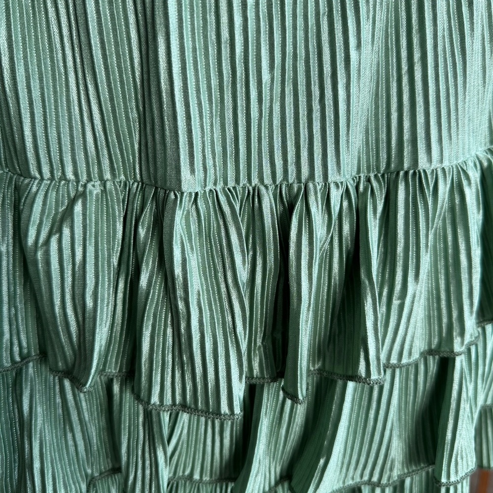 Green Ruffled Skirt Set - Picture 3 of 7
